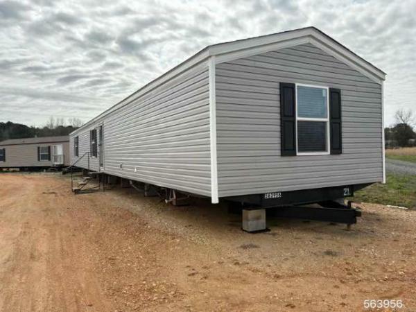 Photo 1 of 2 of home located at Ace Mobile Homes 4136 Kramer Ln Texarkana, TX 75501