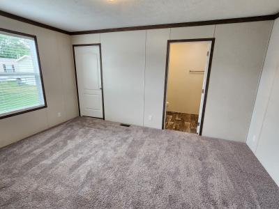 Photo 4 of 11 of home located at 3430 N. Peoria Drive Lot 153 Springfield, IL 62702