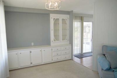 Photo 3 of 21 of home located at 193 NE Emerald Drive Jensen Beach, FL 34957