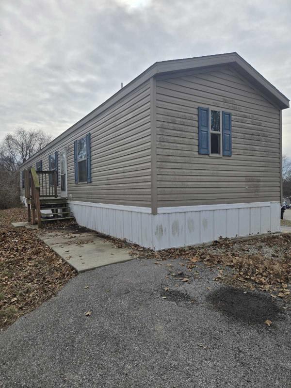 Photo 1 of 2 of home located at 64 E 30 Trailer Park Glen Carbon, IL 62034