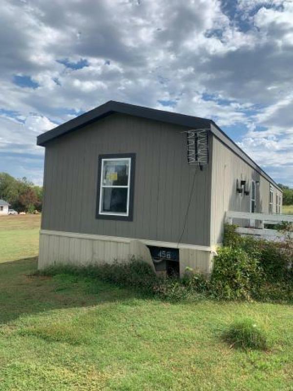 Photo 1 of 2 of home located at Mobilehoma Warehouse Of Kiowas 33 Boyle Rd Kiowa, OK 74553