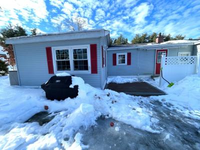 Photo 4 of 20 of home located at 3 Mapleshade Drive Nashua, NH 03062