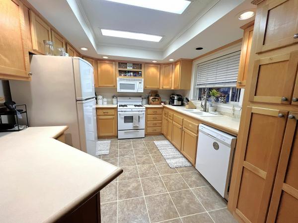 2004 Commander Mobile Home