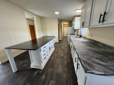 Mobile Home at 28690 Parkview Flat Rock, MI 48134