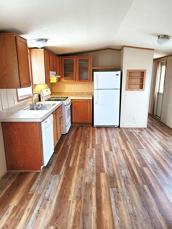 2005 Fleetwood  Mobile Home For Sale