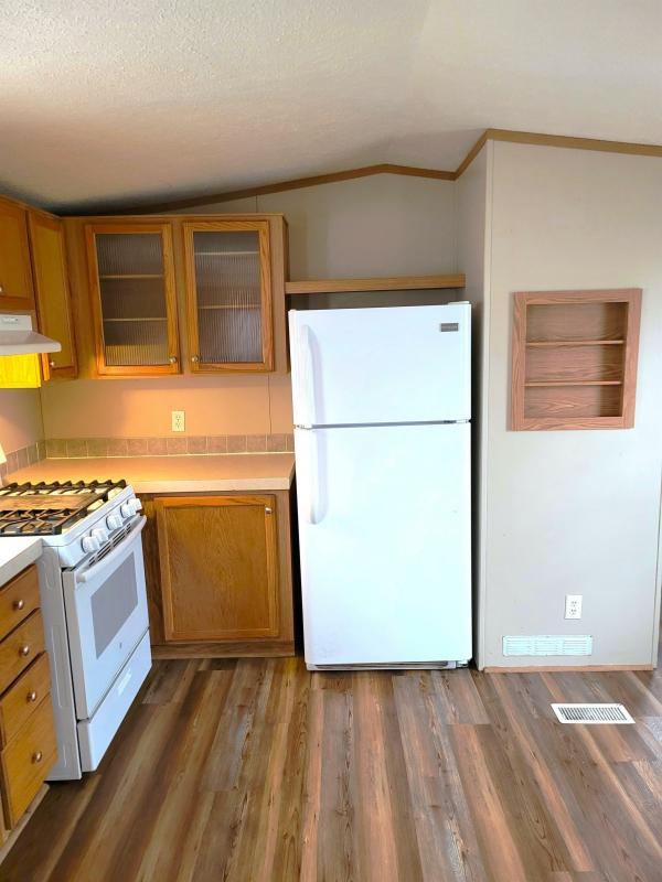 2005 Fleetwood  Festival (2663L)  Home