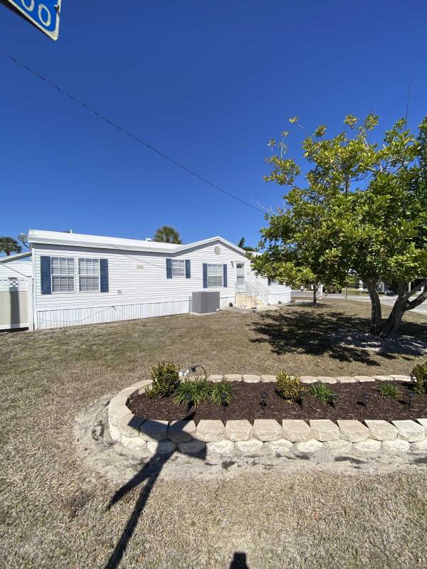 Photo 1 of 2 of home located at 1733 Wheelhouse Circle #8 Ruskin, FL 33570