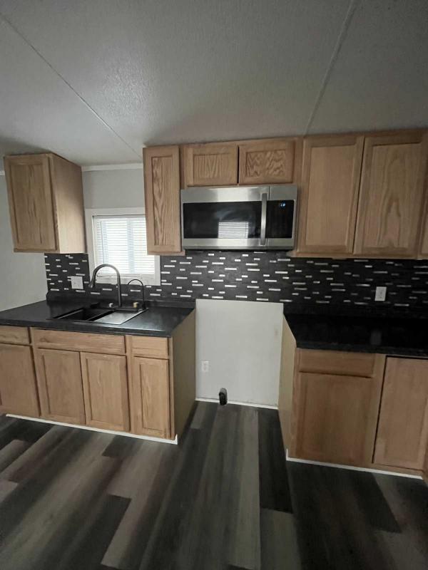 2003 Oakwood Manufactured Home