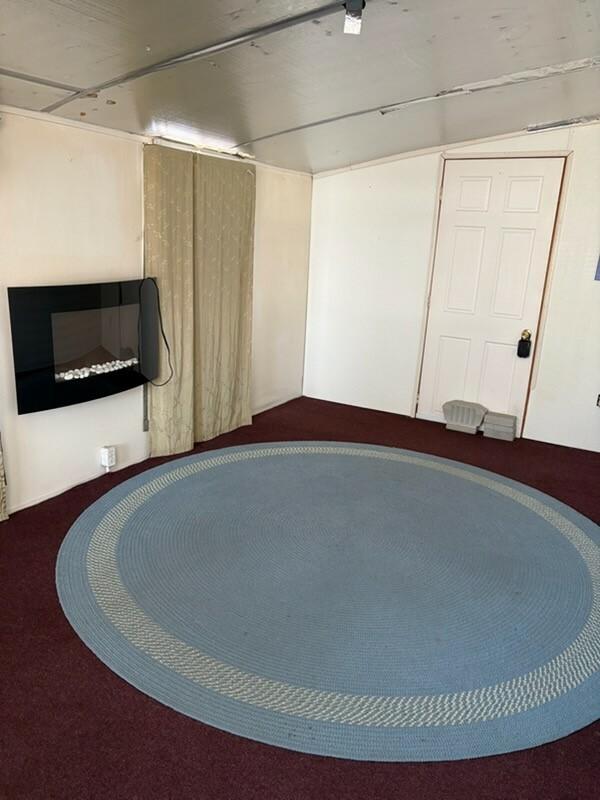 1976 Holly Park Mobile Home