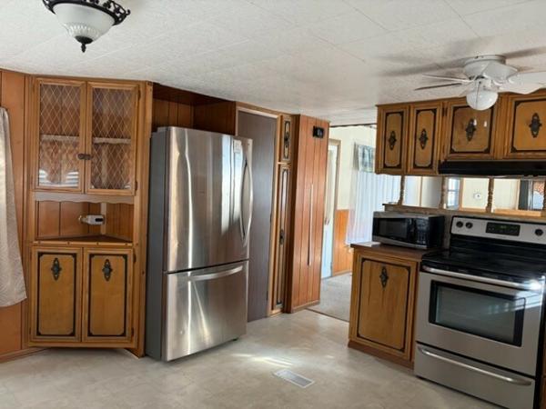 1976 Holly Park Mobile Home