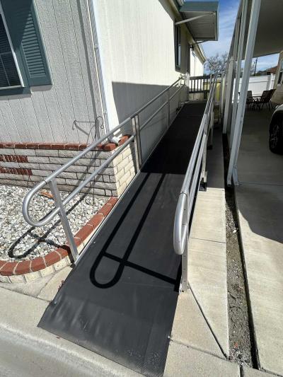 Photo 4 of 32 of home located at 10525 Somerset Blvd. #12 Bellflower, CA 90706