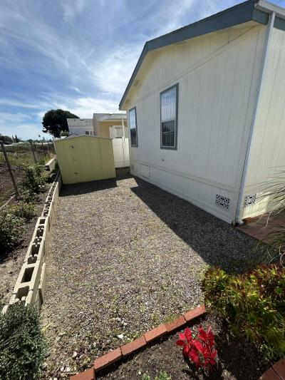 Photo 5 of 32 of home located at 10525 Somerset Blvd. #12 Bellflower, CA 90706