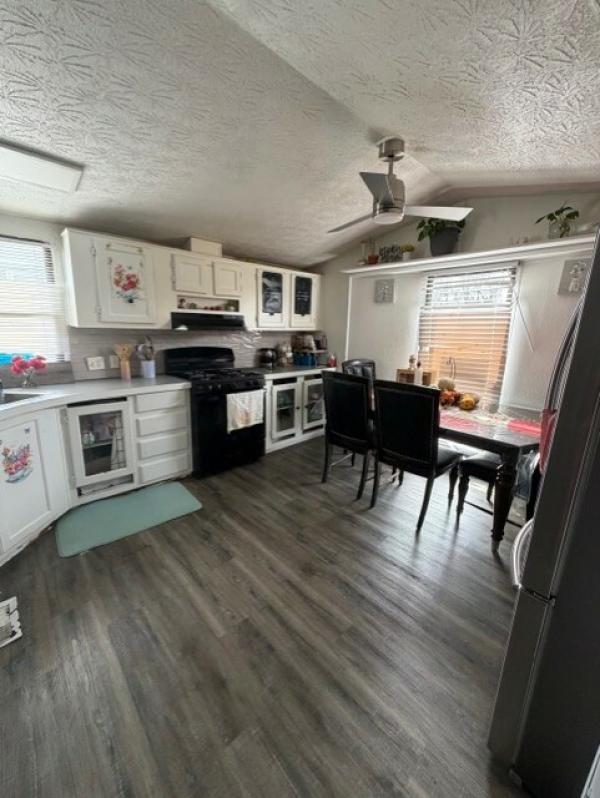 1986 Schult Manufactured Home