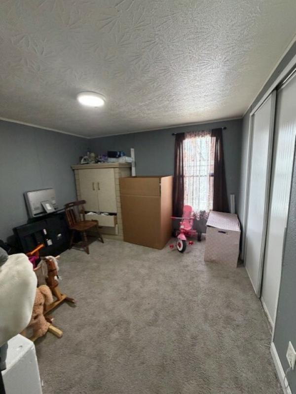 1986 Schult Manufactured Home