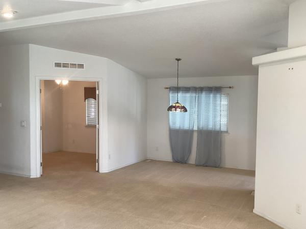 2005 Oak Manor OAK 9711 CT Mobile Home