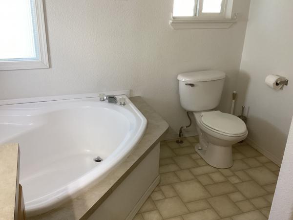 2005 Oak Manor OAK 9711 CT Mobile Home