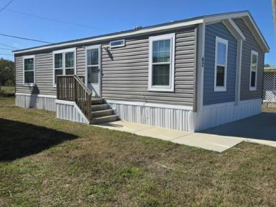 Mobile Home at 5611 Bayshore Rd, Lot 42 Palmetto, FL 34221