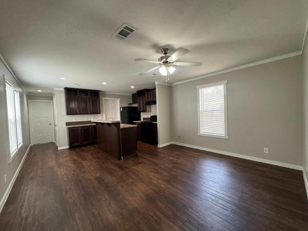 Photo 2 of 2 of home located at 336 Sara Lane Huntsville, TX 77340