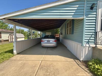 Photo 3 of 29 of home located at 18 Stoneridge Dr. Hamburg, NY 14075