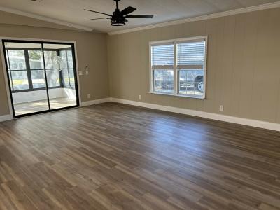 Photo 5 of 15 of home located at 1200 Lake Drive Grand Island, FL 32735