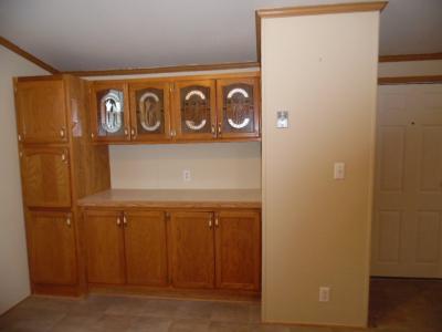 Photo 4 of 7 of home located at 28799 Glenwood Flat Rock, MI 48134