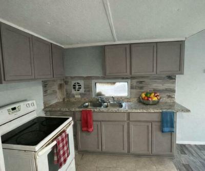 Photo 3 of 23 of home located at 108 Southland Court Avon Park, FL 33825