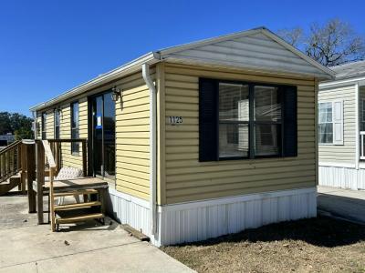 Mobile Home at 1125 Chicago Bulls St Avon Park, FL 33825