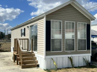 Mobile Home at 1117 Chicago Bulls St Avon Park, FL 33825