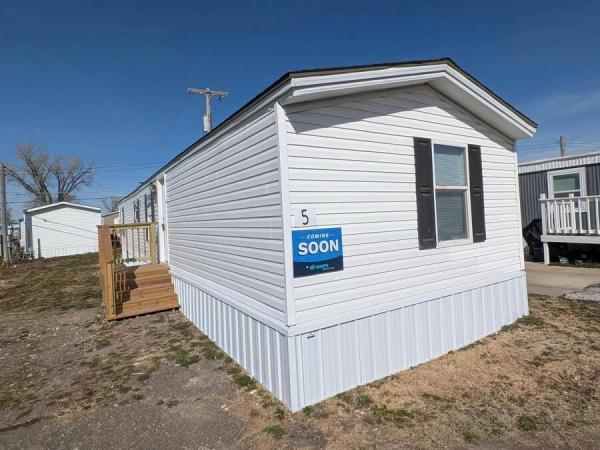 2005  Mobile Home For Sale