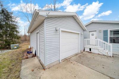 Photo 3 of 36 of home located at 809 Missouri River Dr Adrian, MI 49221