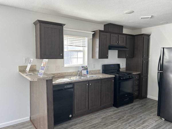 2018 Champion DD1672 CA1L Mobile Home