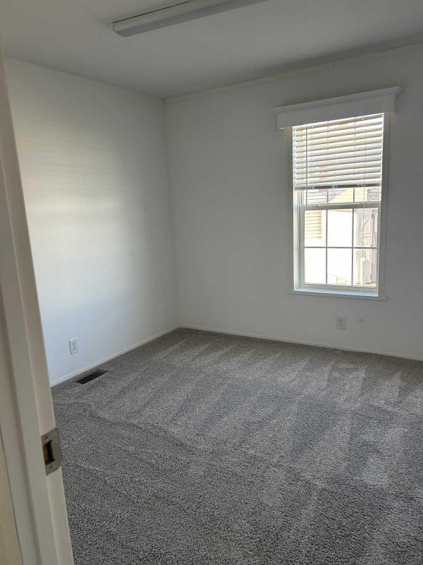 2018 Champion DD1672 CA1L Mobile Home