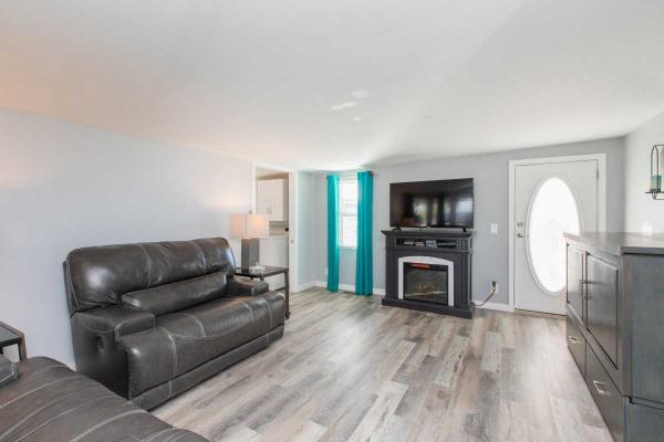 2000  Cavco Mobile Home For Sale