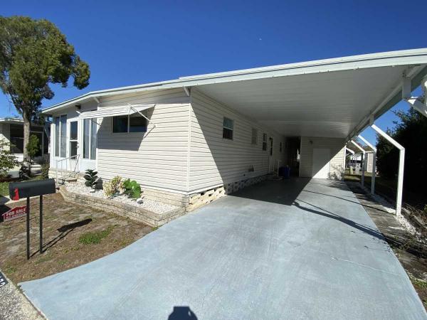 Photo 1 of 2 of home located at 2001 83rd Ave North #5172 Saint Petersburg, FL 33702