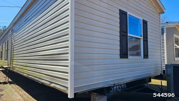 Photo 1 of 2 of home located at Columbus Mobile Home Broker I Po Box 9647 Columbus, MS 39705