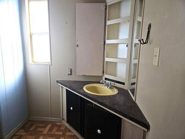 1976 Kaufman&Broad Manufactured Home