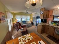 1990 Oakwood Mobile Home