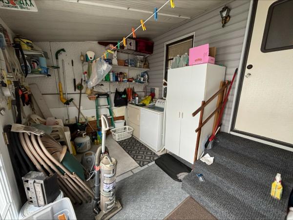 1990 Oakwood Mobile Home