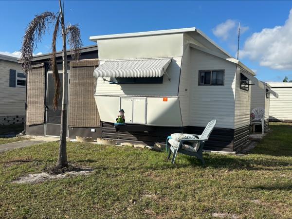 1988  Mobile Home For Sale