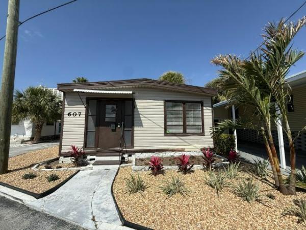 Photo 1 of 2 of home located at 1375 Pasadena Ave. S., #607 South Pasadena, FL 33707