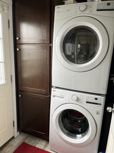 Photo 4 of 33 of home located at 2117 Rockwood Drive Hudsonville, MI 49426