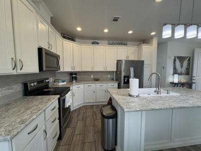 Photo 2 of 20 of home located at 3301 S Goldfield Road Lot 6036 Apache Junction, AZ 85119