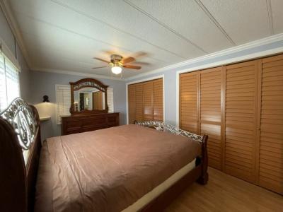 Photo 4 of 20 of home located at 13222 Grape Avenue Grand Island, FL 32735