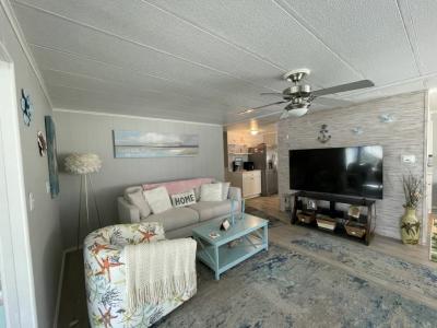 Photo 2 of 20 of home located at 36135 Pine Road Grand Island, FL 32735