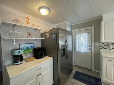 Photo 5 of 20 of home located at 36135 Pine Road Grand Island, FL 32735