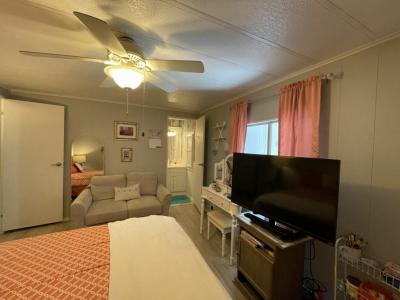 Photo 2 of 20 of home located at 36135 Pine Road Grand Island, FL 32735