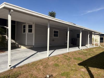 Photo 4 of 13 of home located at 1121 48th Avenue Drive Bradenton, AL 34203