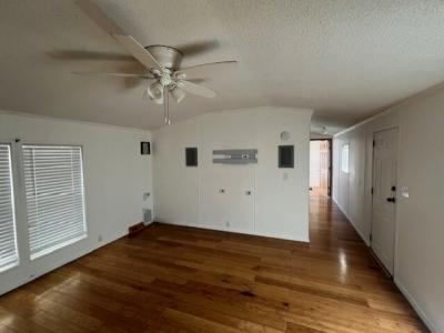 Photo 4 of 8 of home located at 4664 Victoria Court Midland, MI 48642