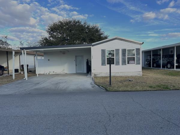Photo 1 of 2 of home located at 53 Lakeview Dr. Mulberry, FL 33860