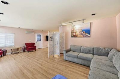 Photo 2 of 8 of home located at 1085 Tasman Dr. #861 Sunnyvale, CA 94089